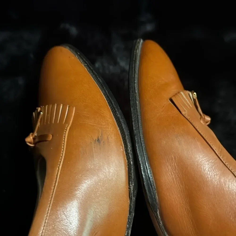 Saks Fifth Avenue Vintage Leather Heels. 11AAA